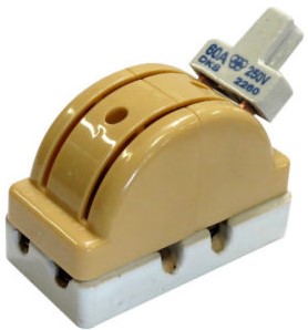 CUCHILLA DE INTERRUPTOR DE PORCELANA 2X100A 2 TIRO