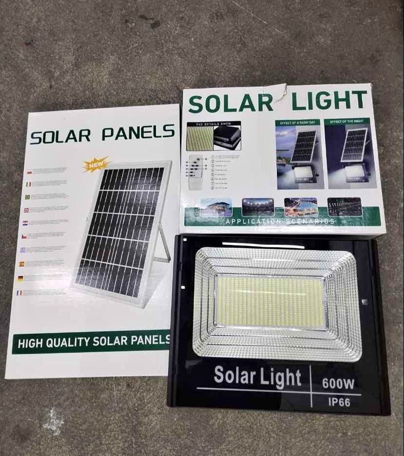 PANEL SOLAR CON REFLECTOR 600W 3000LM JORTAN