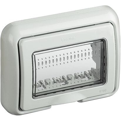 PLACA IDROBOX P/CAJA RECTANGULAR P/3 MODULOS MATIX BTICINO